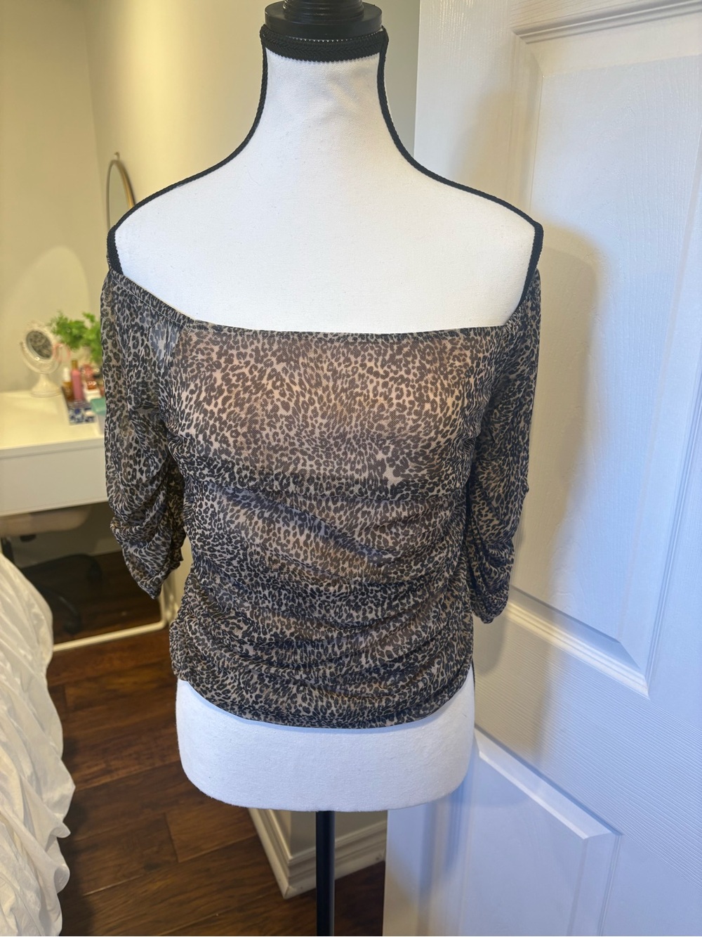 Anthropologie Leopard Mesh Off Shoulder Ruched Top Size Small - Picture 3 of 7